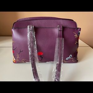 Embroidered handbag